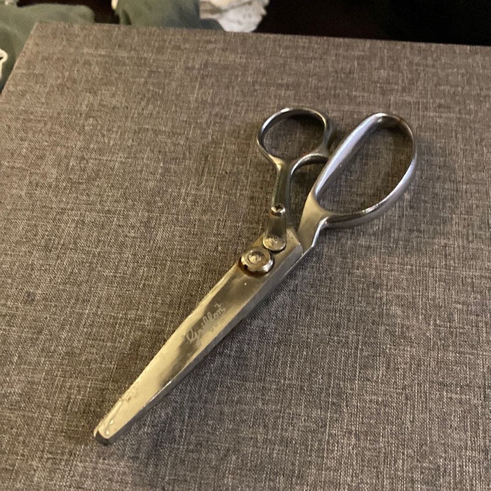 Pinking Shears for fabric cutting Griffon